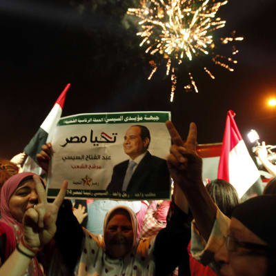 Folket började fira i Egypten så snart valresultatet verkade vara klart.