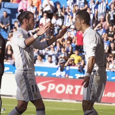 Gareth Bale och Cristiano Ronaldo firar mål
