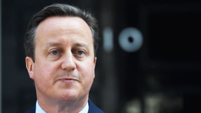 Den förre brittiska premiärministern David cameron får hård kritik för den militära interventionen i Libyen
