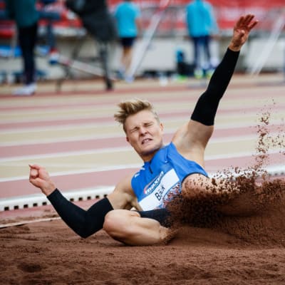 Kristian Bäck hoppar längd, PNG 2017.