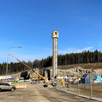 Bygget av Sulkavuori centralreningsverk dem 19 april 2021. 