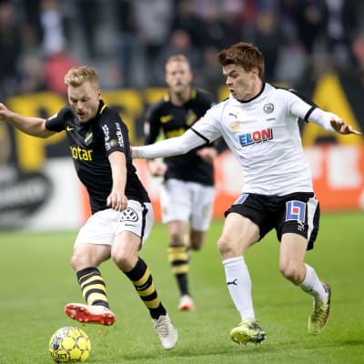 Albin Granlund i farten mot AIK.