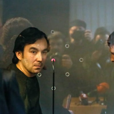 Jevgenij Jerofejev och Alexander Alexandrov under rättegången i Kiev 15.4.2016