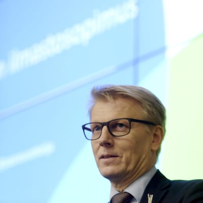 Miljöminister Kimmo Tiilikainen, C