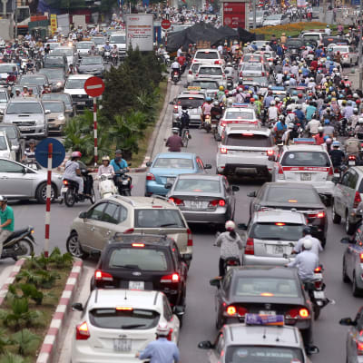 Rusningar allt vanligare i Vietnam då folk har övergått från motorcyklar till bilar
