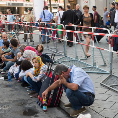 Pakolaisia Münchenin rautatieasemalla syyskuun alussa 2015