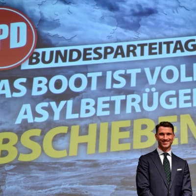Frank Franz, NPD:s ordförande under partiets partikongress 21.11.2015.