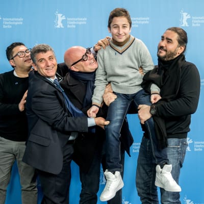 Personer bakom filmen Fuocoammare, regissören Gianfranco Rosi i mitten