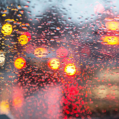 Vindruta i regn
