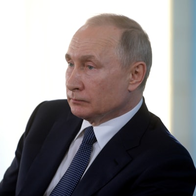 Rysslands president Vladimir Putin i sidoprofil.