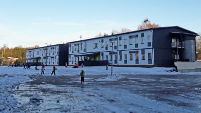 Tillfälliga skolbyggnader för Winellska skolan i Kyrkslätt.