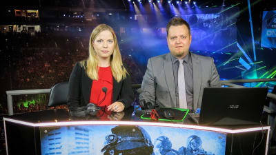 Jenny Kåla och Joona Leppänen kommenterar e-sport.