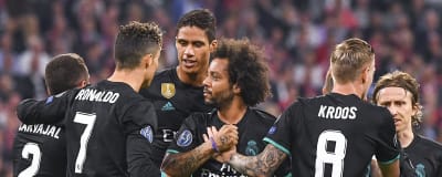 Real-spelarna firar med Marcelo.