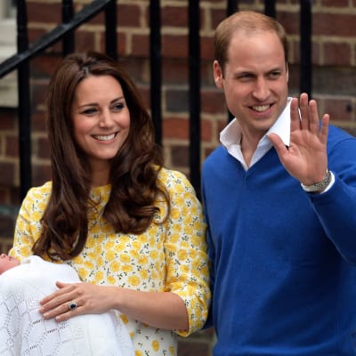 Hertiginnan Catherines och prins Williams andra barn, en flicka, föddes i London den 2 maj 2015.