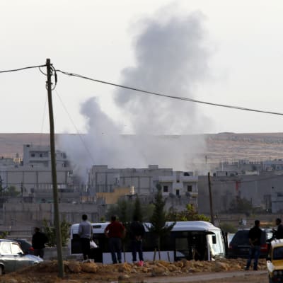 Rök efter bombning av staden Kobane i norra Syrien