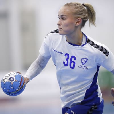Ellen Voutilainen spelar handboll