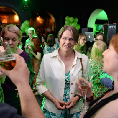 De grönas Heidi Hautala på valvaka.