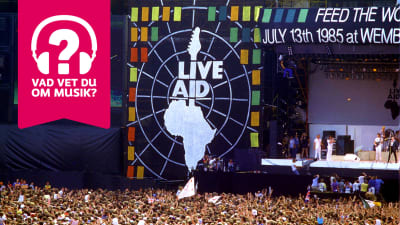 Publikhavet och Live Aid-scenen på Wembley-stadion i London år 1985.