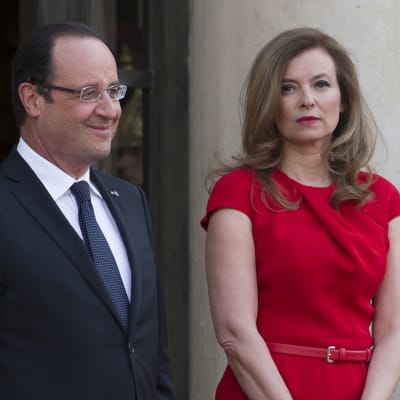 Frankrikes president FranÃ§ois Hollande med sin partner Valerie Trierweiler.