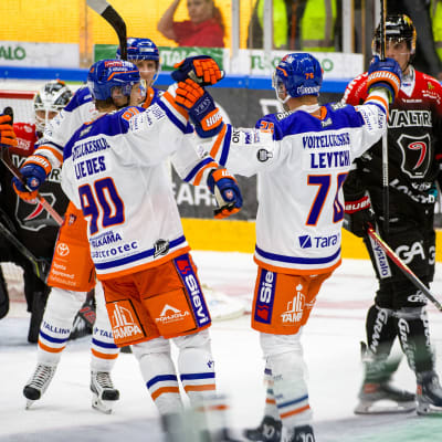 Tappara firar.