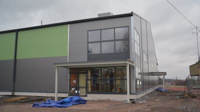 Sjundeås nya allaktivitetshall hade taklagsfest den 25 november 2015.