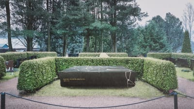 Minnesten för president Mauno Koivistos grav