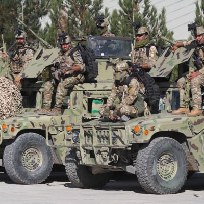 Afganistanin armeijan sotilaita talvikoulutuksessa Heratissa, Afganistanissa lokakuussa 2020