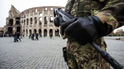 Förhöjd säkerhet vid Colosseum i Rom.