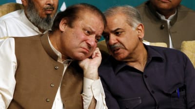 Pakistans avsatte premiärminister Nawaz Sharif med sin bror Shahbaz Sharif