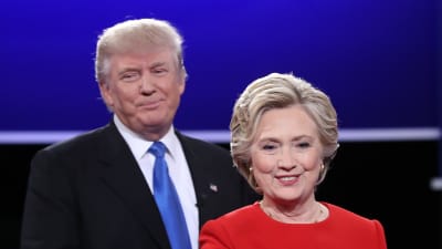 Presidentkandidaterna Trump och Clinton efter den första tv-debatten 26.9.2016