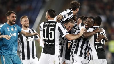 Juventus herrar firar ligaguld.