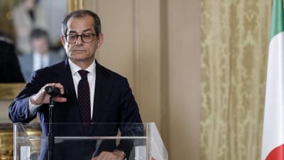 Finansminister Giovanni Tria väntas redan idag ge Italiens formella svar till EU om landets budget 