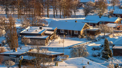 Småhusområde i vinterskrud