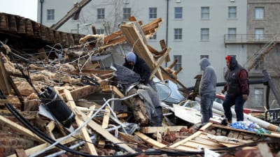Förödelse i staden Mayfield i delstaten Kentucky förorsakad av en tornado den 11.12.2021.