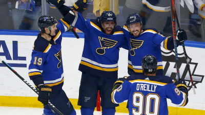 St. Louis-spelare jublar