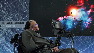 Stephen Hawking på ett presstillfälle om kosmologi I One World Trade Center i New York.