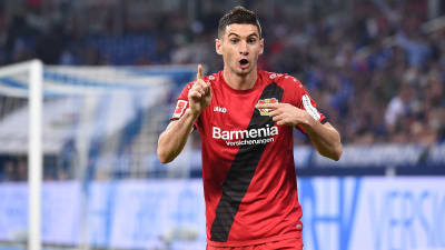 Lucas Alario debuterade i Leverkusen genom att göra ett mål och passa till ett i matchen mot HSV.