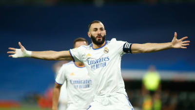 Karim Benzema firar ett mål.