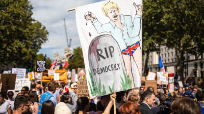 Demonstrationer 31.8 mot Boris Johnsons beslut att stänga parlamentet.