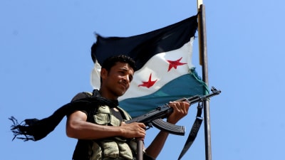 Syrisk rebell nära Aleppo