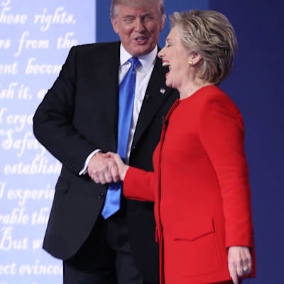 Donald Trump och Hillary Clinton efter den första direktsända tv-debatten 26.9.2016