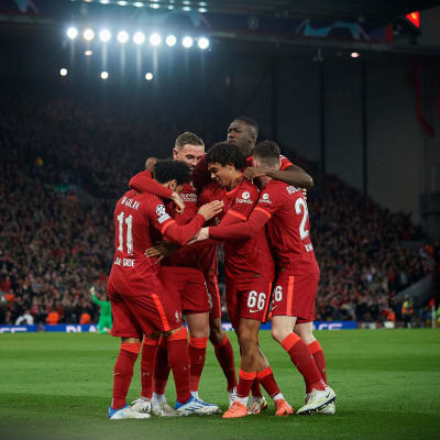 Liverpool juhlii voittoa Villarrealista Mestarien liigan välierin avausosassa 27.4.2022.