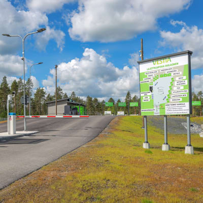 Portti jäteyhtiö Vestian Oulaisten lajittelupihalle.