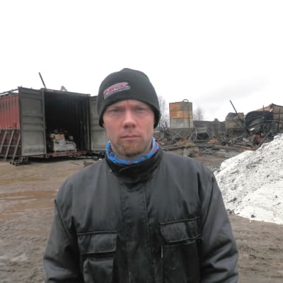 Patrik Norrgård är ägare till svingården som brann ner i Oravais, Österby