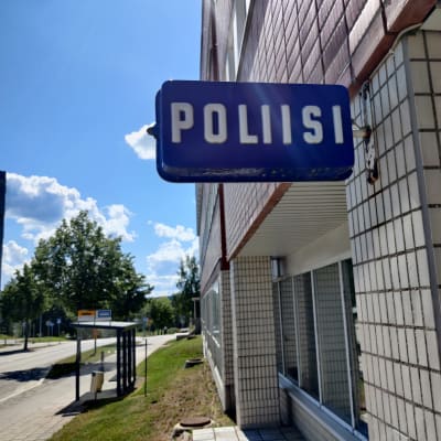 Kajaanin poliisiasema kuvassa