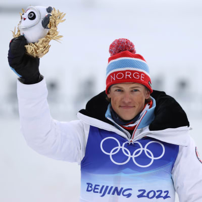Johannes Høsflot Klæbo får pris för sitt brons.