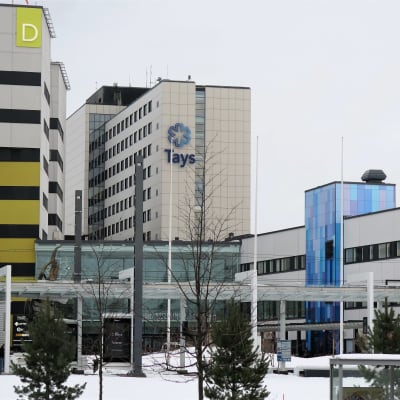 Tampereen yliopistollinen keskussairaala, rakennuksia ulkokuvassa