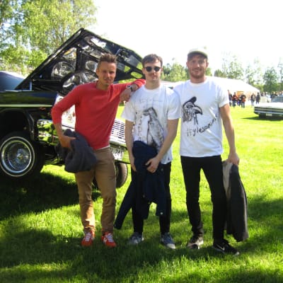 Jontti Granbacka, Karl Hagner och Patric Hjorth på American Car Meeting i Nykarleby