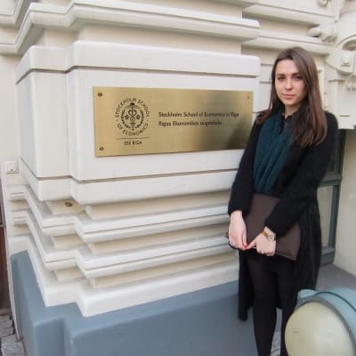 Julija Kurganovitj från Vitryssland studerar vid Handelshögskolan i Stockholm i Riga.