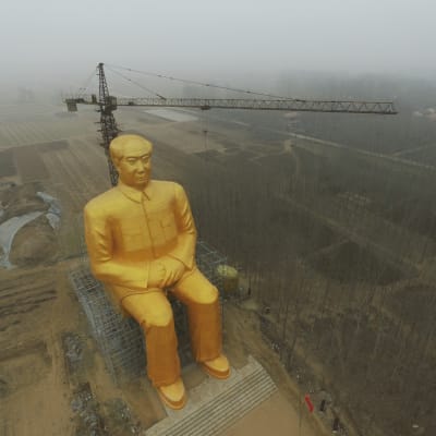 Jättestaty av mao i Kina som revs bara några dagar efter att den blev klar